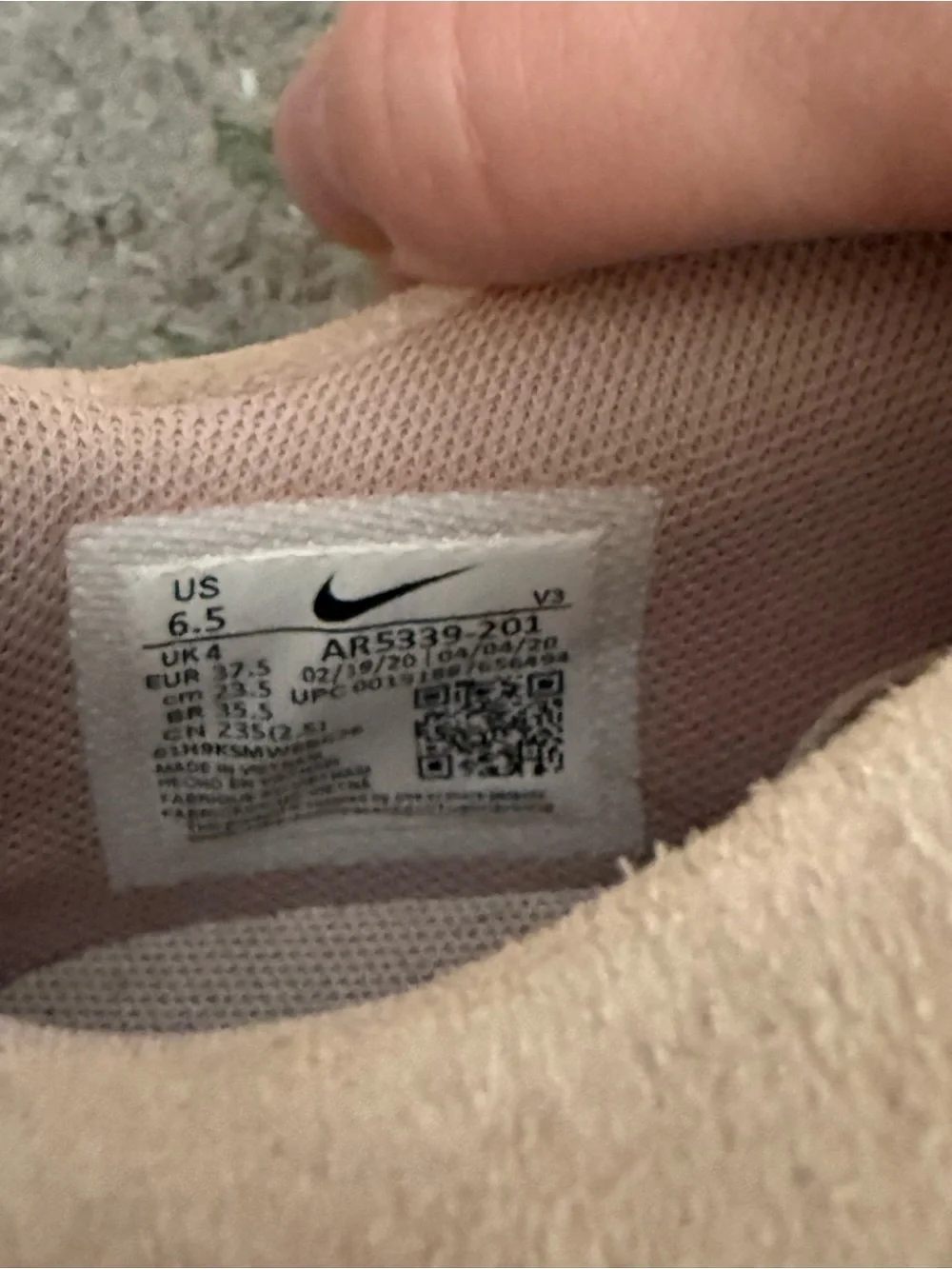 Nike Platform Air Force 1 Sneaker in Blush Pink - Picture 2 of 4